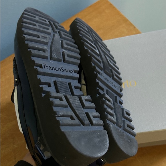 Women’s Franco Sarto patent Black Loafers - Picture 4 of 6